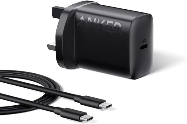 带 USB-C 数据线的 Anker 25W USB C 充电器