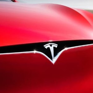 Tesla关店计划推迟 车价即将上涨
