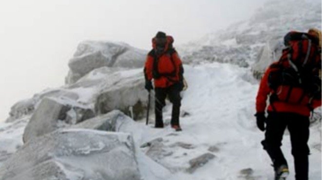 90mph狂风+冰面！不听劝，22岁徒步者从华盛顿山滑落，11人冒生命危险营救..