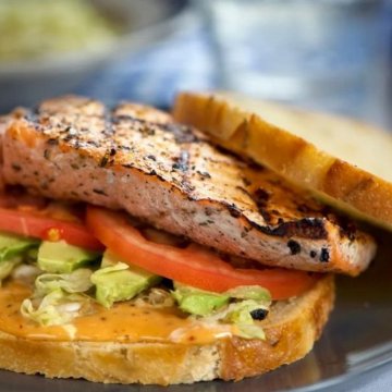 Duke’s Seafood & Chowder - 西雅图 - Seattle - 推荐菜：Savory Chipotle Wild Salmon Sandwich