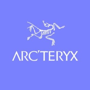 Arc'Teryx 始祖鸟 冲锋衣英国买巨省：T恤£49；冲锋衣£270