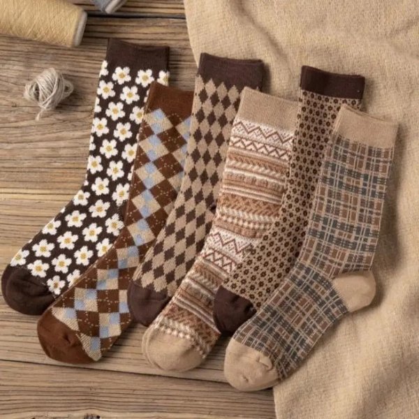 3 Pairs Of Women's Vintage Winter Crew Socks, College Style Warm Thick Mid-tube Socks