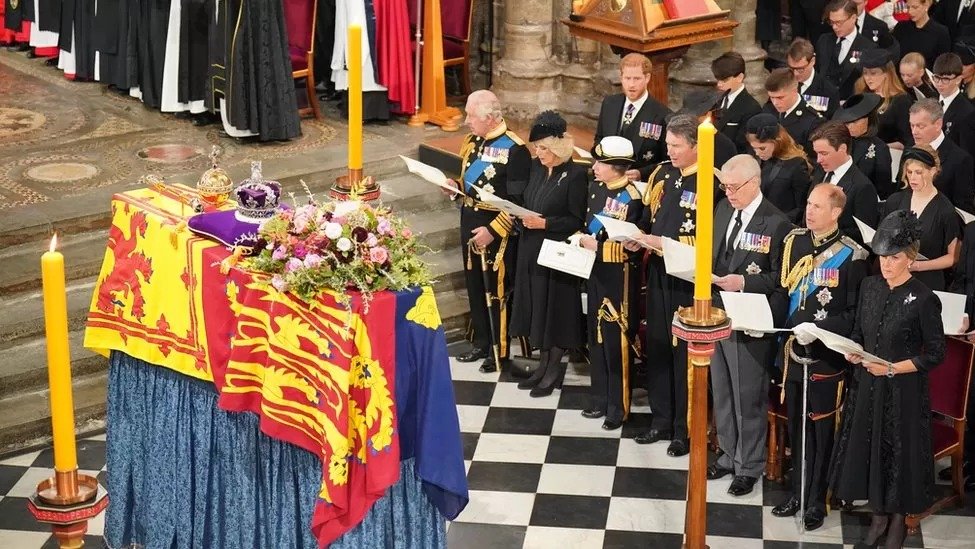 英国女王国葬日全回顾 - 泪目！100张图片回顾女王的最后一程！难忘的细节都在这！