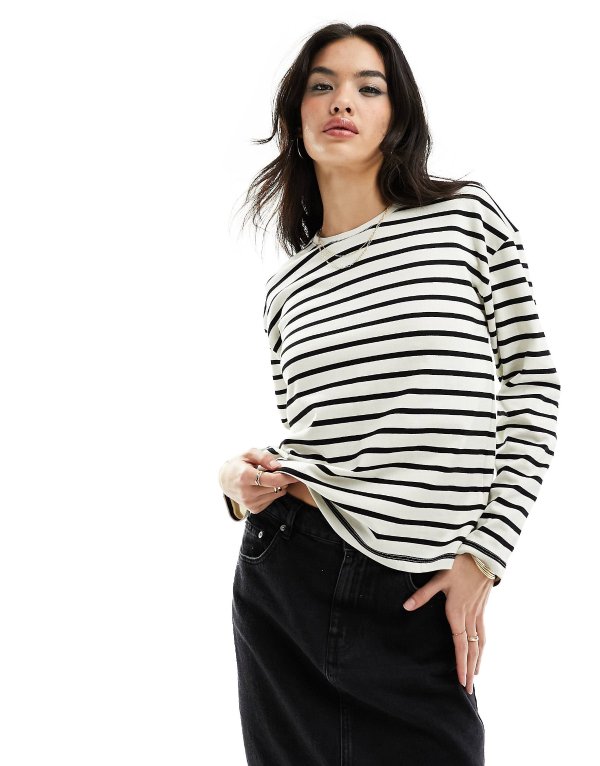 stripe sweatshirt in black & white
