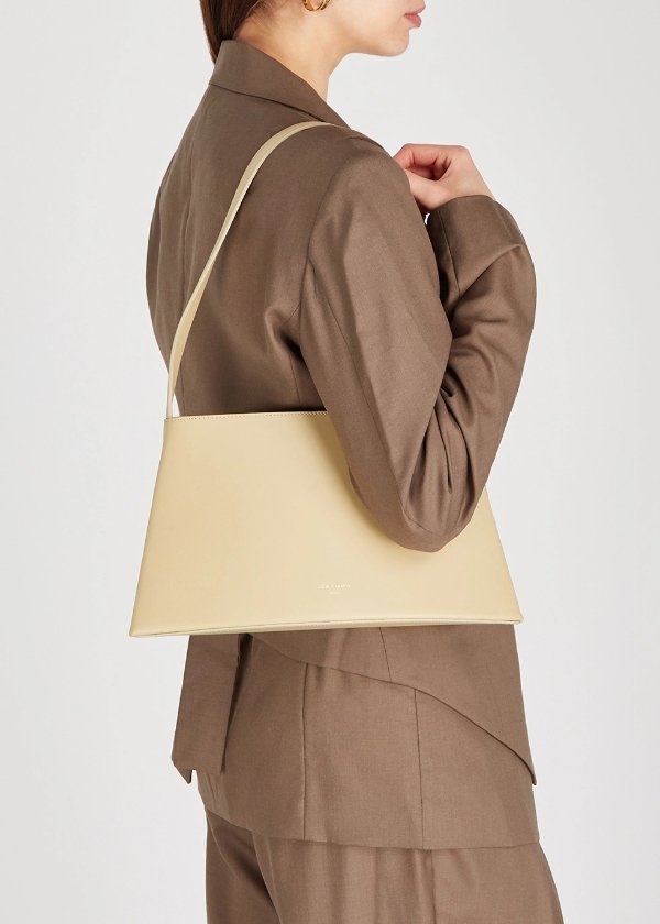 Curve cream leather shoulder bag