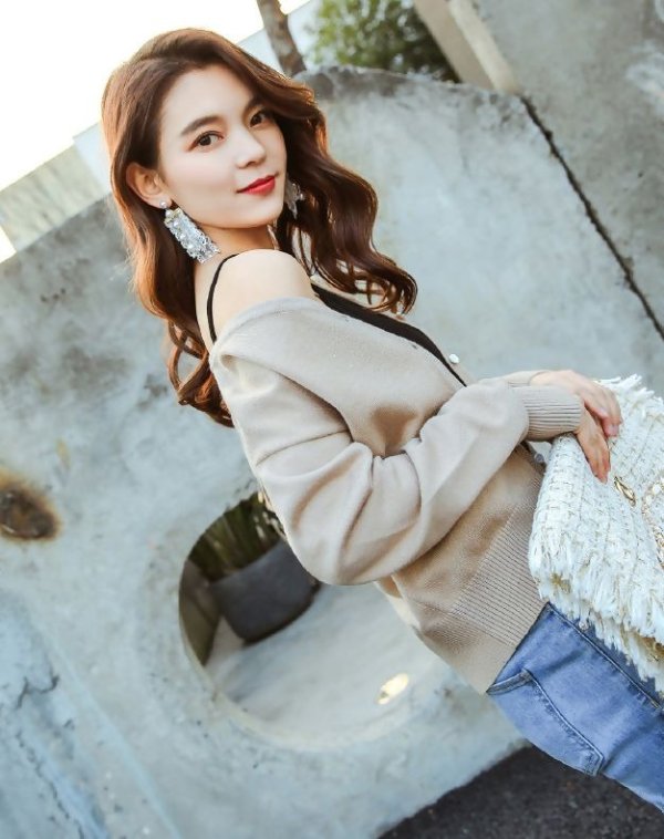 Apricot V Neck Pullover Long Sleeve Women's Sweater