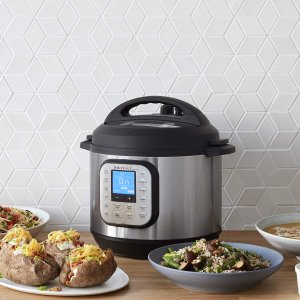 Amazon Instant Pot 7-in-1 Programmable Pressure Cooker