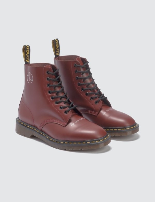 Undercover x Dr. Martens 马丁靴