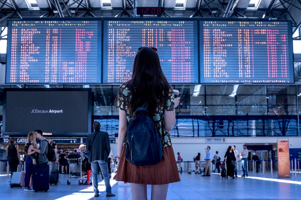 airport-2373727_960_720.png