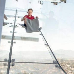 史低价：洛杉矶 OUE 观景台门票低价 可选天空滑梯