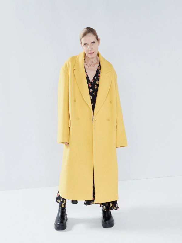 Wool exaggerated shoulder overcoat | Raey