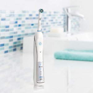 Oral-B PRO 5000 SmartSeries Electric Rechargeable Power Toothbrush with Bluetooth Connectivity