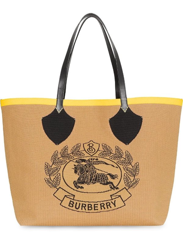 The Giant Tote in Knitted Archive Crest