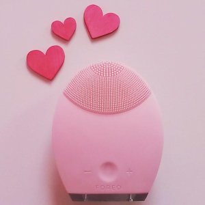 over $199 Purchase of FOREO Luna @ B-Glowing