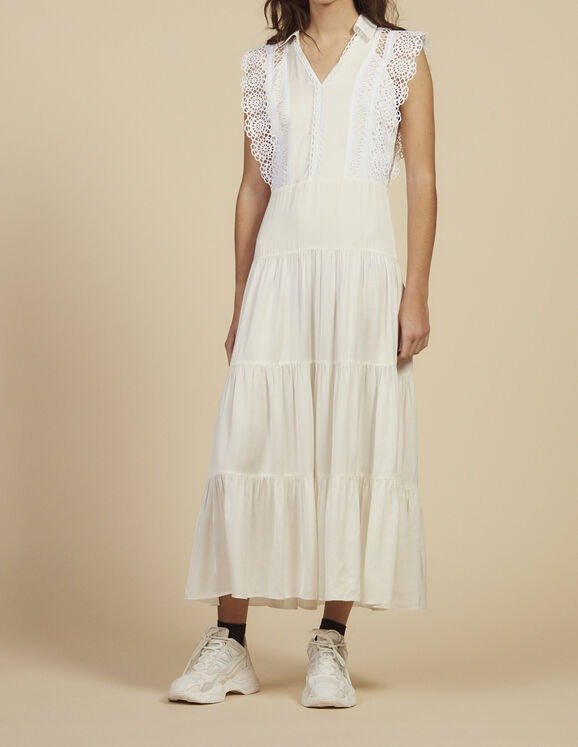Midi dress decorated with lace trims