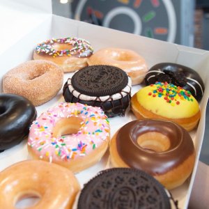 Krispy Kreme 甜甜圈限时优惠，第2盒可自选口味