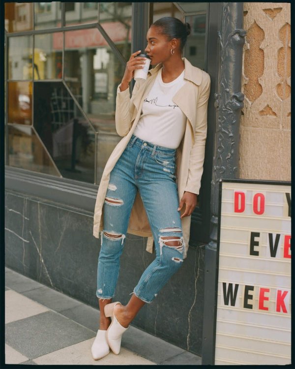 Women's Curve Love High Rise Mom Jeans | Women's Clearance | Abercrombie.com