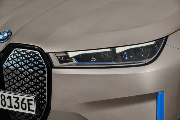 P90405597_lowRes_the-first-ever-bmw-i.jpg