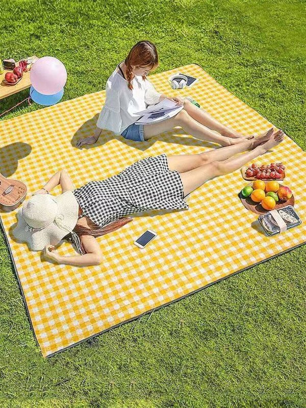 1pc Yellow Plaid Picnic Mat Non-woven Outdoor Moisture-proof Pad Spring Outing, Camping, Beach Mat