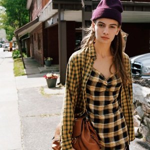 Urban Outfitters 格纹系列美衣上新