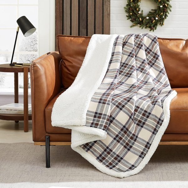 - Throw Blanket, Reversible Sherpa Fleece Bedding, Home Decor for All Seasons (Edgewood Khaki, Throw)