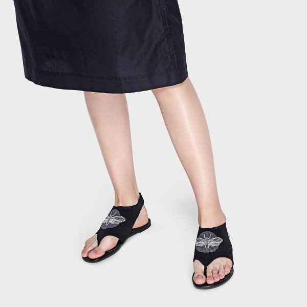 Black Embroidered Thong Sandals |CHARLES & KEITH