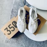 Yeezy 运动鞋惊喜上架 多款配色可选 收350椰子冰淇凌色