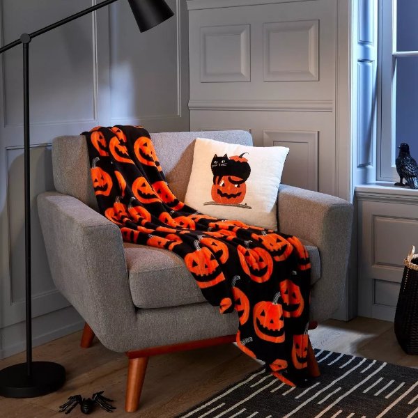 Black Cat and Pumpkin Square Halloween Throw Pillow - Hyde & EEK! Boutique™