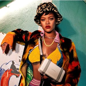 Rihanna x RIMOWA 重新定义旅行，传奇永不止步