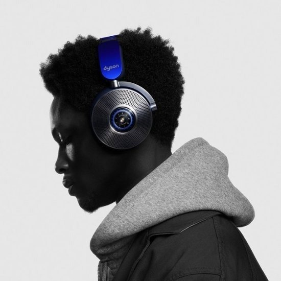 Zone headphones with air purification