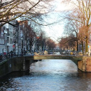 阿姆斯特丹往返机票+酒店+运河游船 复活节一起去看郁金香盛开