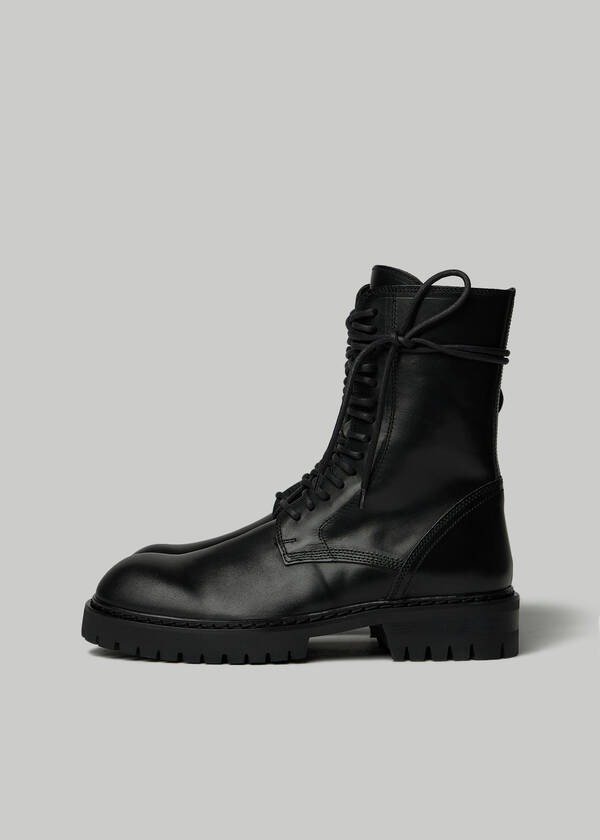 Combat Boot In Shiny Black