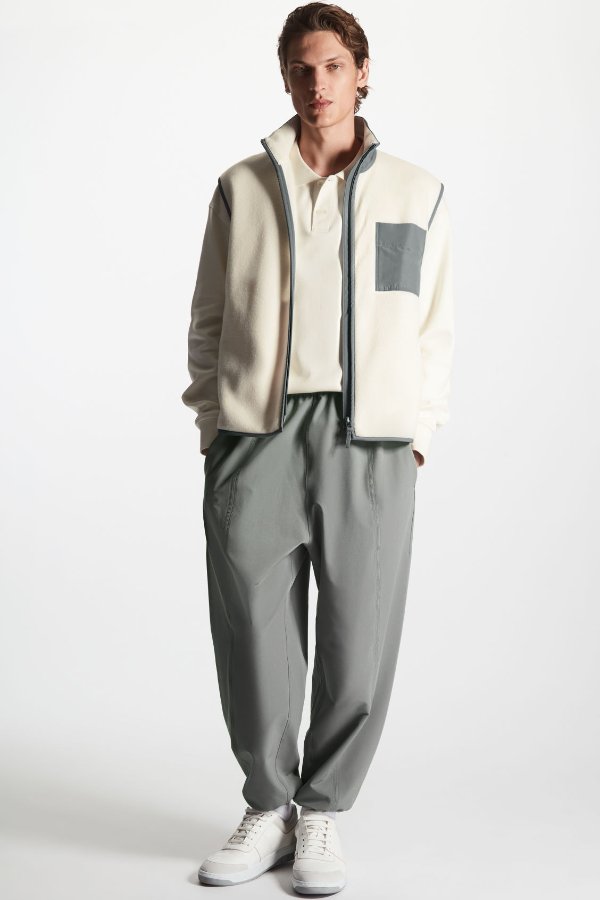 RELAXED-FIT RIPSTOP-TRIMMED FLEECE VEST - CREAM / GRAY - Gilets and Capes - COS