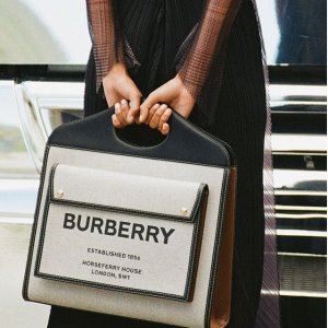 Burberry FW20 新款特卖会，封面款网红托特包$872