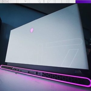 Alienware x17 R2 Gaming Laptop