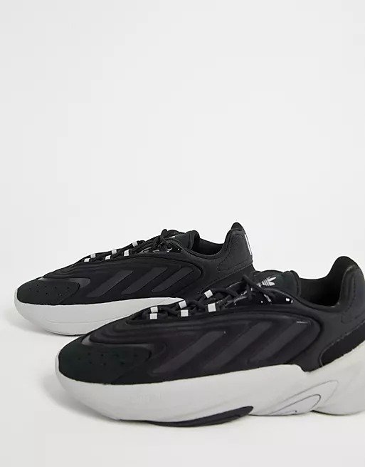 Ozelia sneakers in black with gray sole