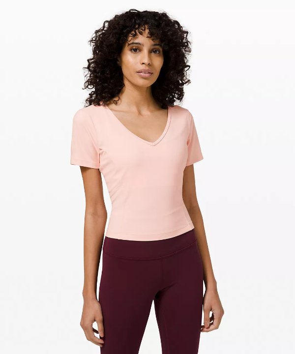 Nulu™ Cropped Slim Yoga V领T恤