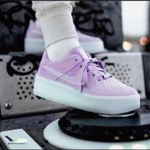 即将截止：Nike 女款运动鞋折上折热卖 收樱花粉、香芋紫