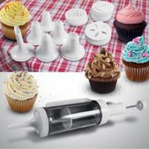 31 Piece Cake Decorating Kit with 6 Decorating Icing Nozzles