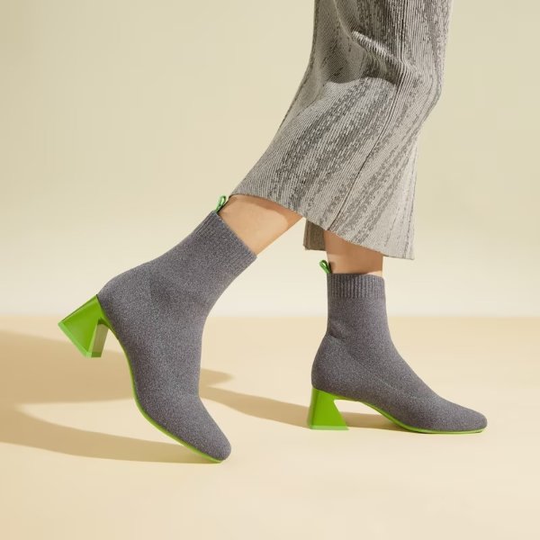Square-Toe Water-Repellent Heeled Boots (Regina Pro)