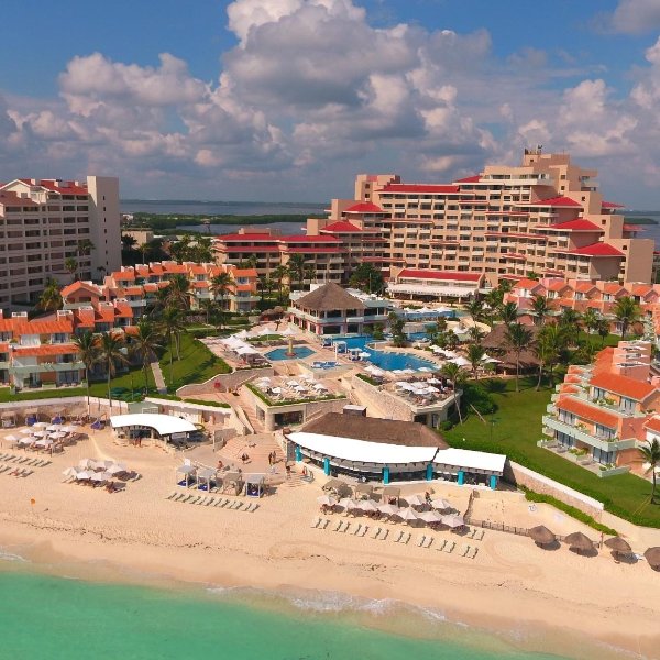 Wyndham Grand Cancun All Inclusive Resort & Villas: Cancun, Mexico