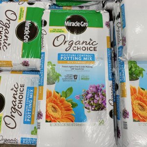Miracle Gro仅限店内 after $2 off有机种植土, 50 qt
