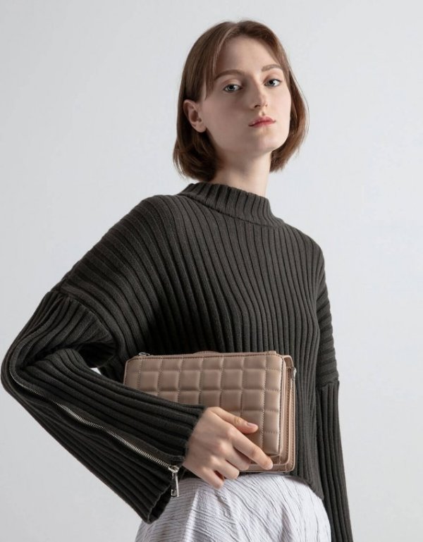 Removable Quilted Pouch Boxy Shoulder Bag
