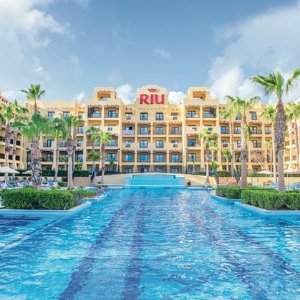 3- or 5-Night All-Inclusive Hotel Riu Santa Fe Stay