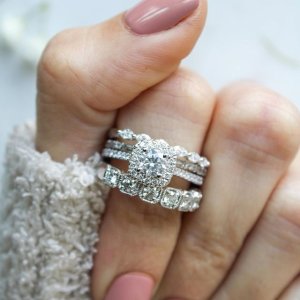 REEDS Jewelers Engagement Rings