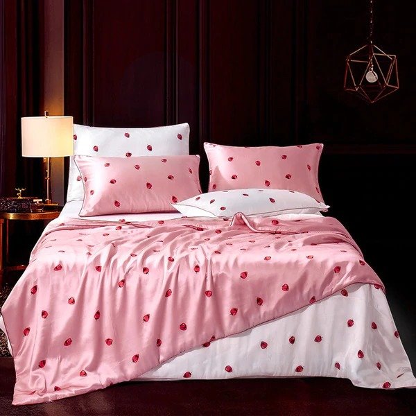 Summer Strawberry Silk Comforter Set (3pcs)
