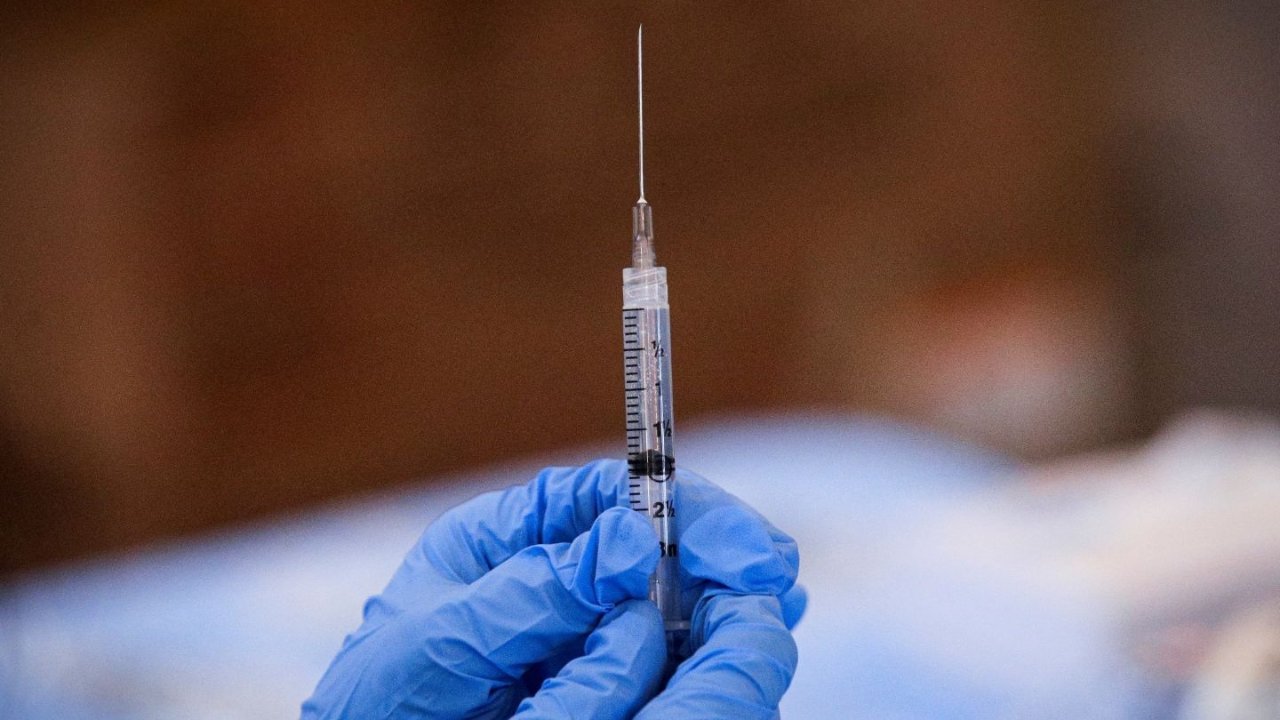 FDA批准Omicron版双价新冠疫苗用于6个月及以上的儿童