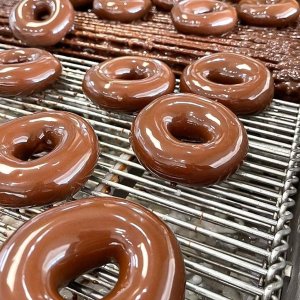 限今天：Krispy Kreme 巧克力酱甜甜圈促销