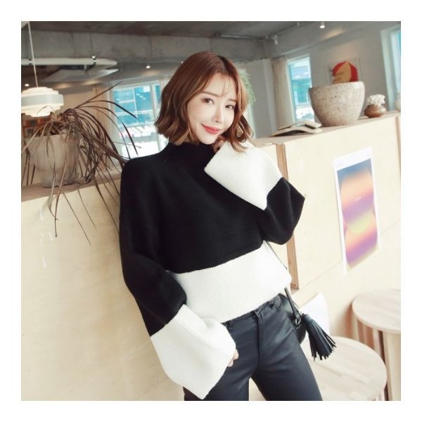 Bell Sleeve Color-Block Sweater Black&White 