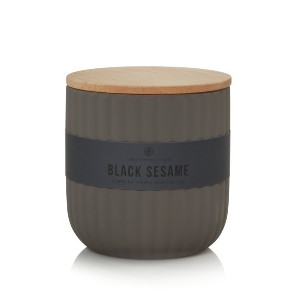 Black Sesame Chesapeake Bay Candle® Minimalist Collection - Medium Jars | Yankee Candle